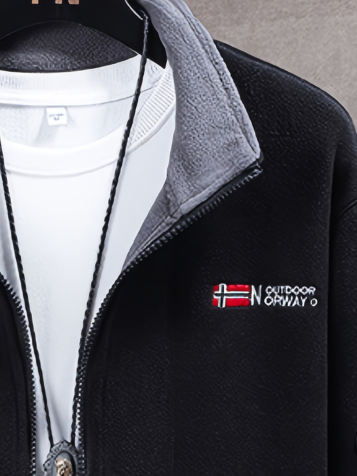 Halden Men's Outdoor Fleece Jacket – Gentle, Lightweight Warmth with a Protective Collar