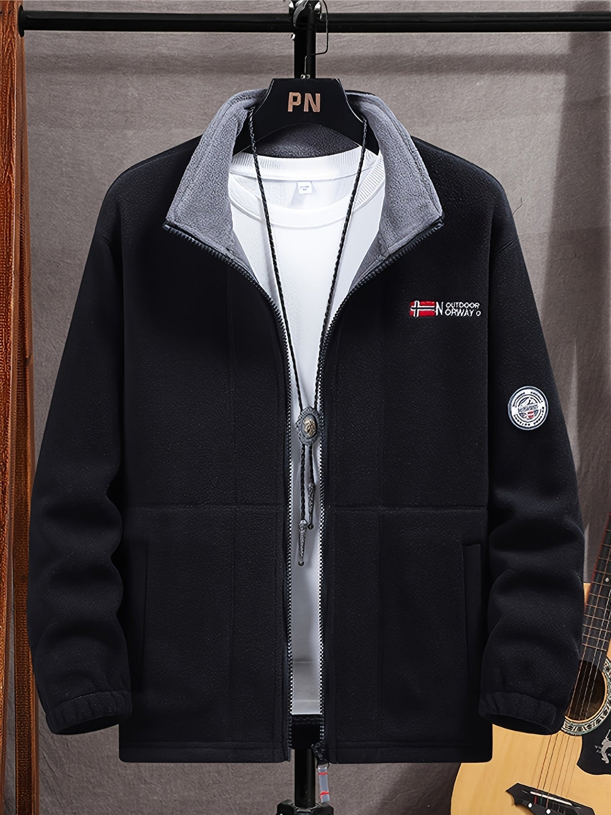 Halden Men's Outdoor Fleece Jacket – Gentle, Lightweight Warmth with a Protective Collar