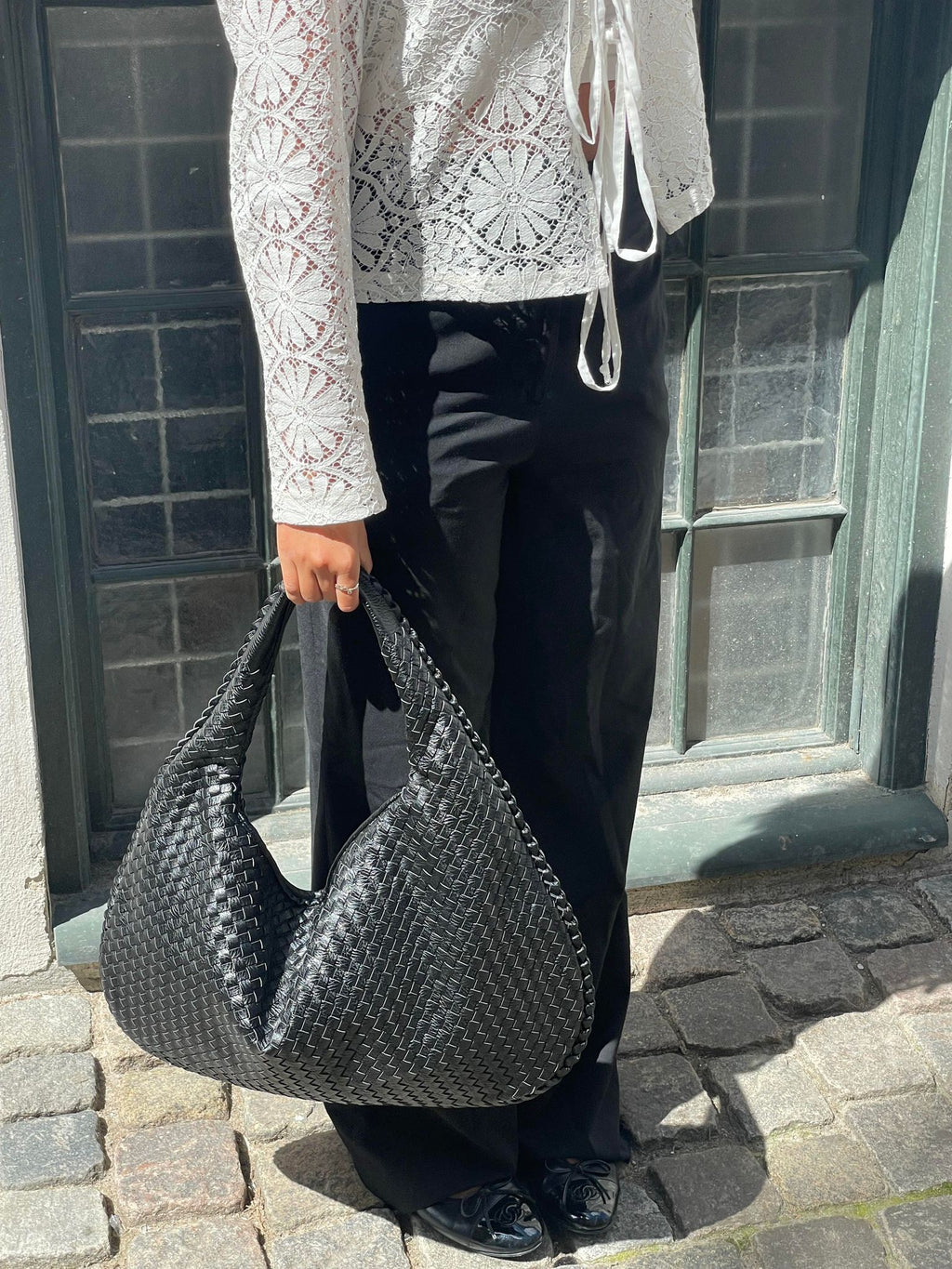 Ulf Braided Handbag for Women – Chic Vegan-Leather Design with Spacious Interior and Zip Fastening