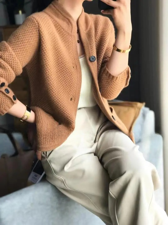 Magnhild Women's Cardigan – Plush Cashmere Button-Front Sweater with a Timeless Sophisticated Cut