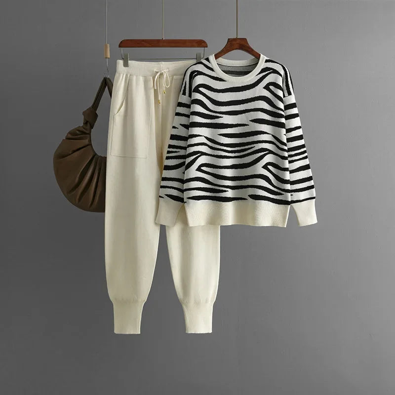 Marisenne Women's Cashmere Set – Chic Zebra-Print Design, Plush & Cozy