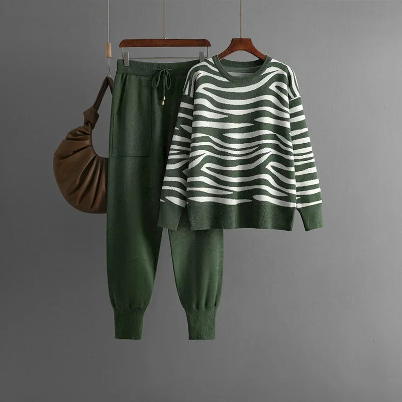 Marisenne Women's Cashmere Set – Chic Zebra-Print Design, Plush & Cozy