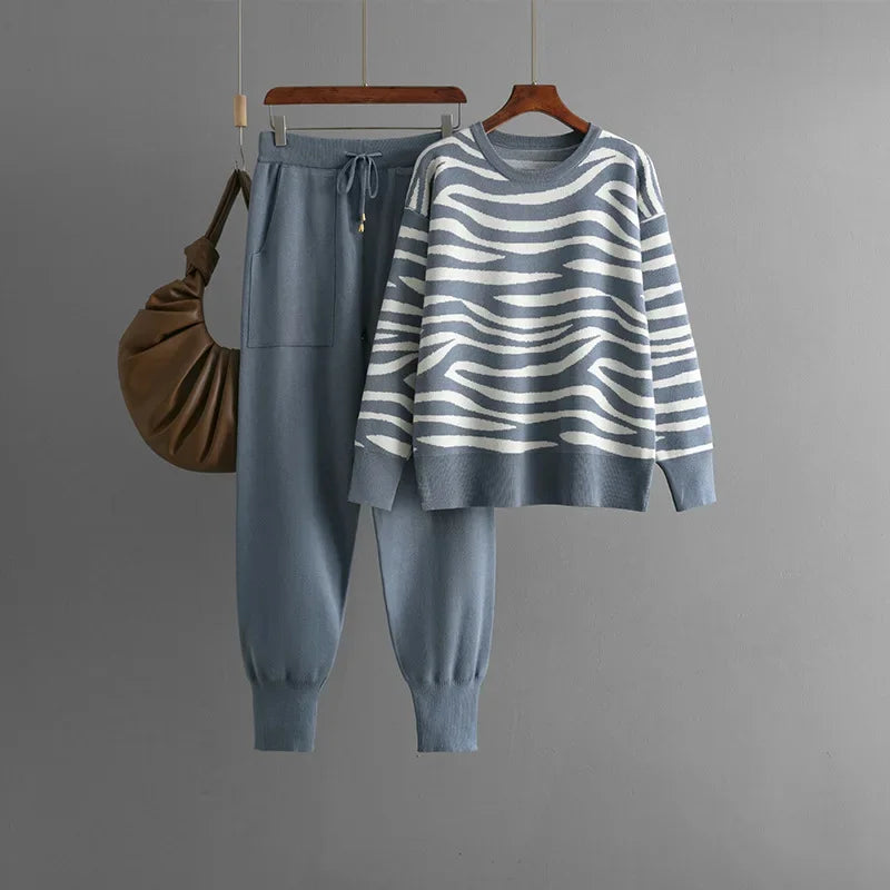 Marisenne Women's Cashmere Set – Chic Zebra-Print Design, Plush & Cozy