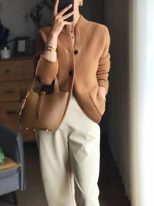 Magnhild Women's Cardigan – Plush Cashmere Button-Front Sweater with a Timeless Sophisticated Cut