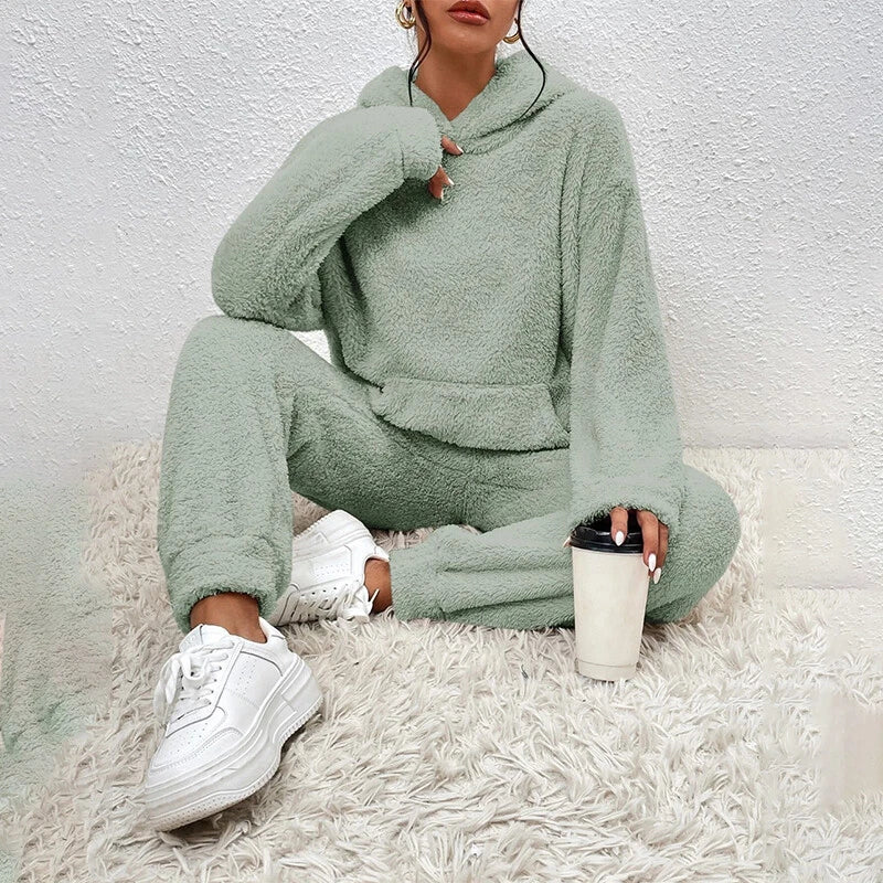 Torvald Women's Set – Gentle Fleece Pajamas with Hood & Relaxed Pants for Winter